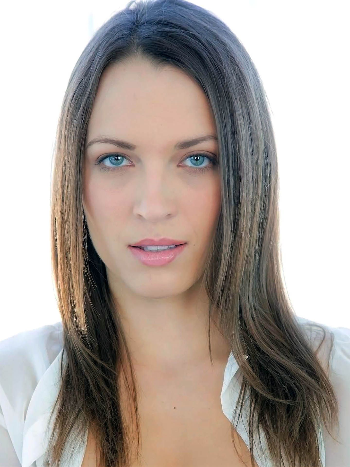 Who Is Lily Love? Age, Career, Net Worth & More (2026)