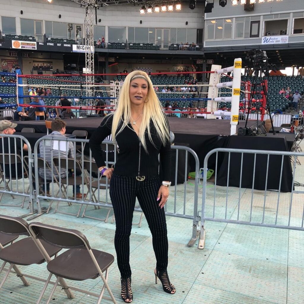 Who Is Carolyn Chambers? Age, Net Worth & Family Life